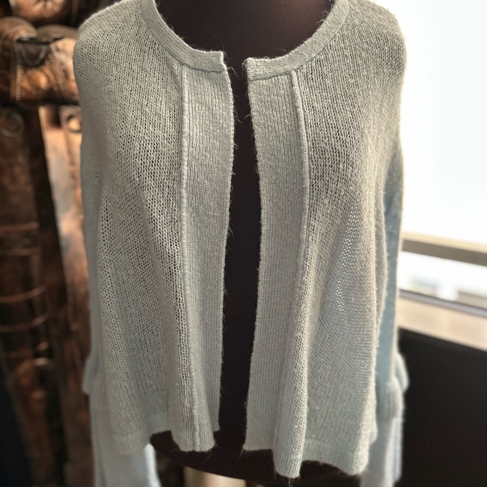 Beautiful high quality wooden shops cardigan